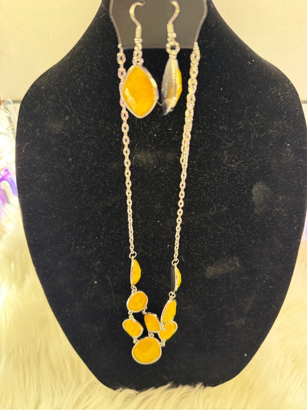 🩷5/$10🩷 Paparazzi Yellow Statement Teardrop Necklace - Women Jewelry - Picture 7 of 8